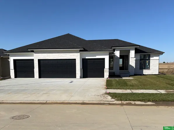 5614 N 213th Ave, Elkhorn, NE 68022