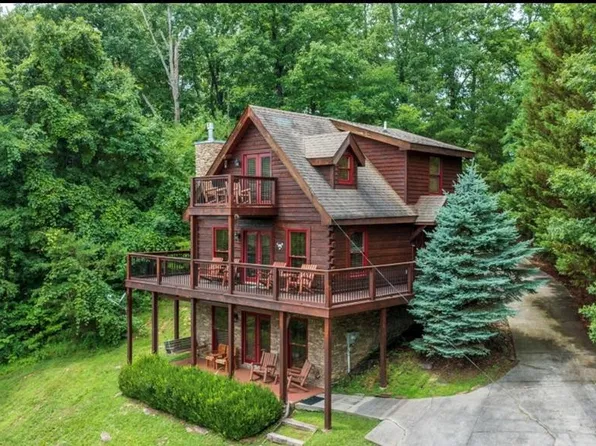 3110 Hatcher Top Rd, Sevierville, TN 37862