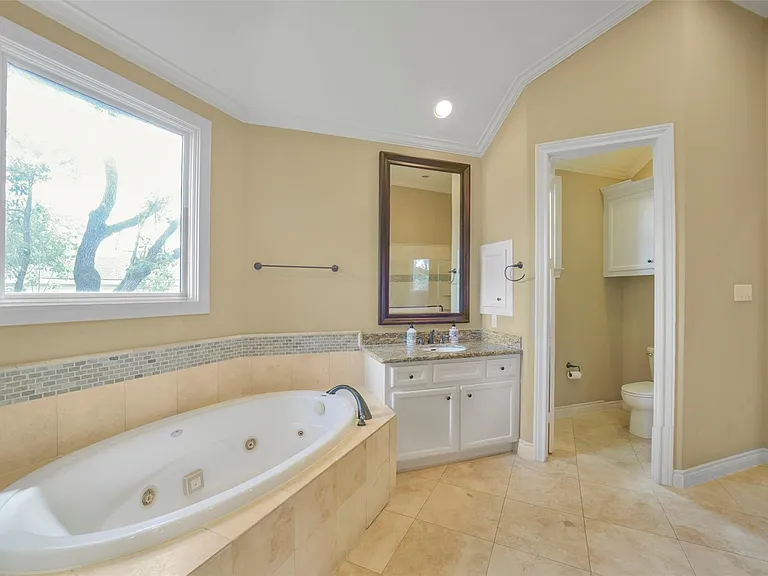 2307 Sheridan St — Photo 29