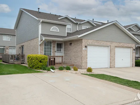 8040 Daniel Dr, Justice, IL 60458