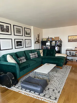 Rented by David Francis New York LLC | media 6