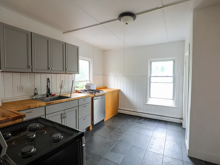 49 Main St #2 — Photo 5