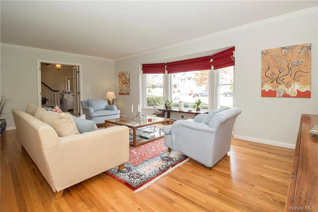 4 bed, 2.5 bath, 2518 sqft, $12,000 — Photo 3