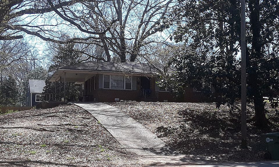 Front yard & driveway