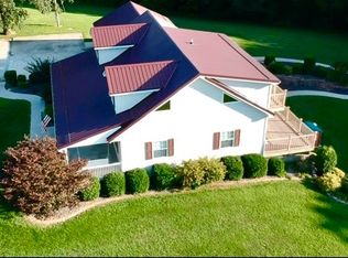 2869 Owl Rd, Louisville, IL 62858