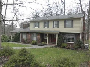 327 Lakewood Dr, Butler, PA