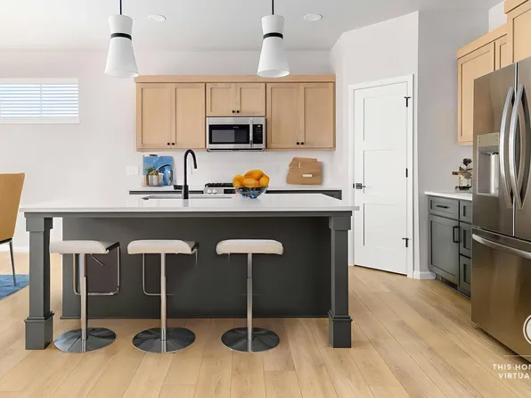 2154 Waters Edge Trl, Madison, WI 53718