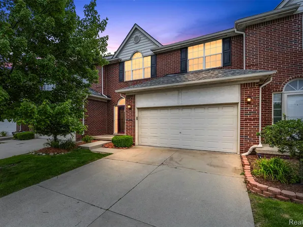 19208 W Eleven Mile Rd, Southfield, MI 48076