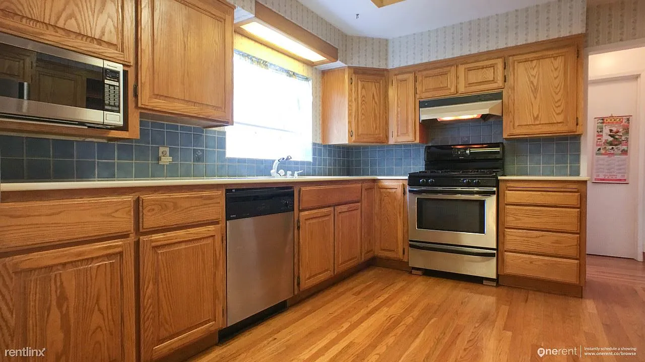 3108 Monterey St photo 1