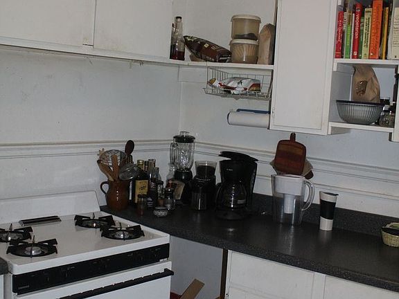 2nd image of 218 S Boulevard APT 1