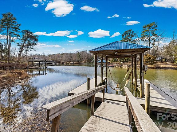 2nd image of 12039 Spinnaker Dr