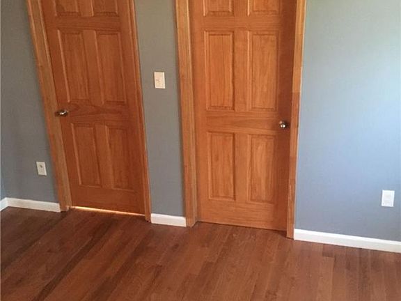 4th image of 163-6 Mathias Ave