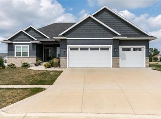 3128 Hampshire Cir, Marion, IA 52302