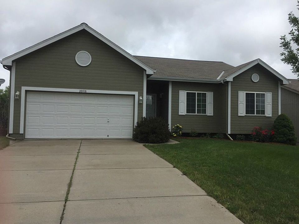 1st image of 20918 Ash St