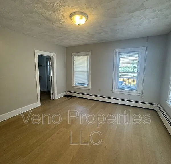 129 N 3rd Ave #2 — Photo 8