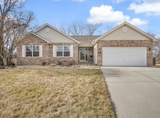 208 Little Creek Ct, Smithton, IL 62285