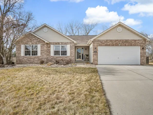 208 Little Creek Ct, Smithton, IL 62285