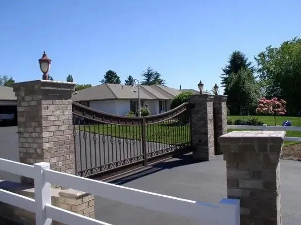 12297 SE Ridgecrest Rd, Happy Valley, OR 97086