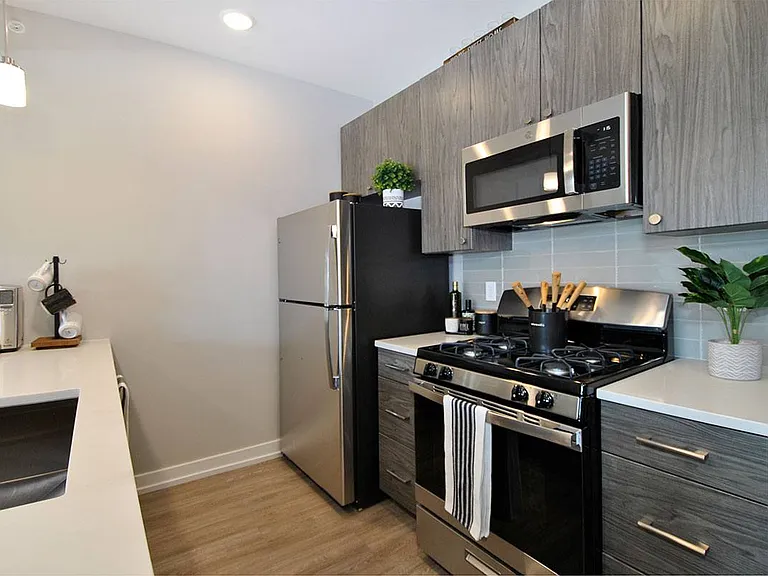 The Phoenix at Troy Crossing Apartments — Photo 21