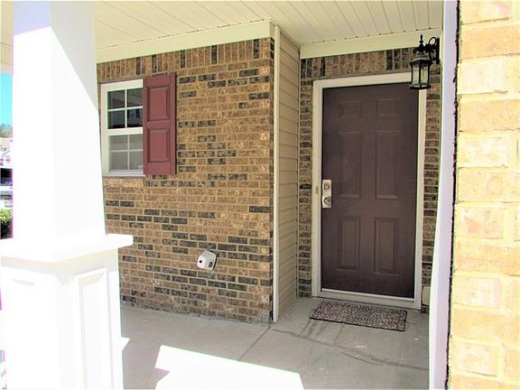 5th image of 217 Fox Creek Blvd