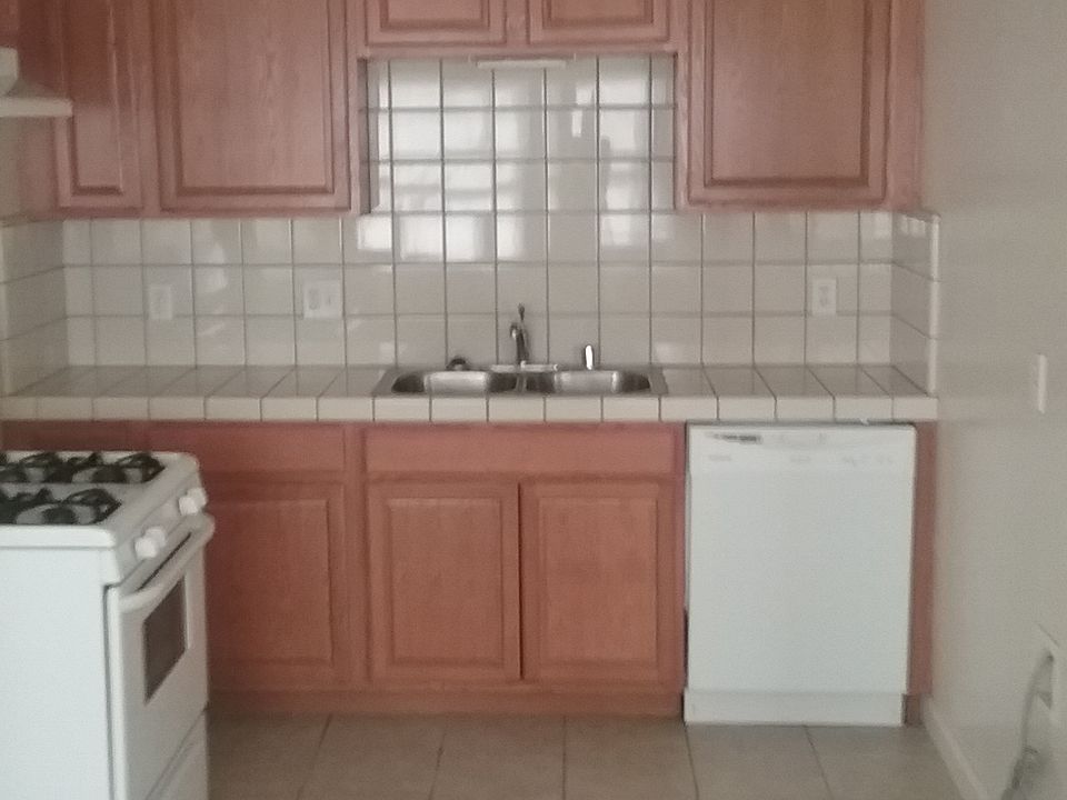 2nd image of 1318 Crawford St