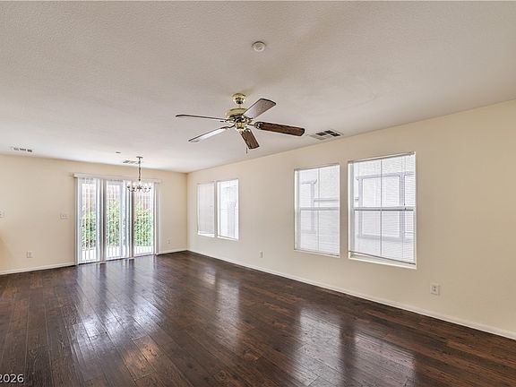 4th image of 609 Monument Point St