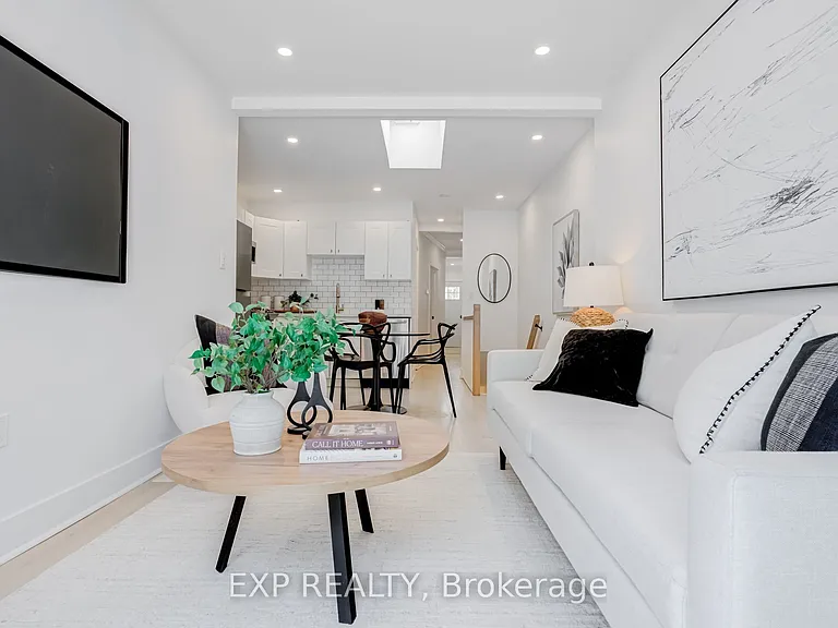 146 Hanson St — Photo 18
