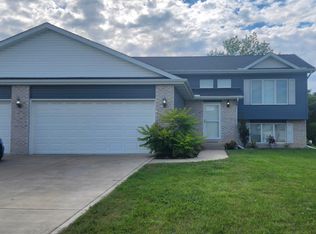 7438 Clark St, Merrillville, IN 46410