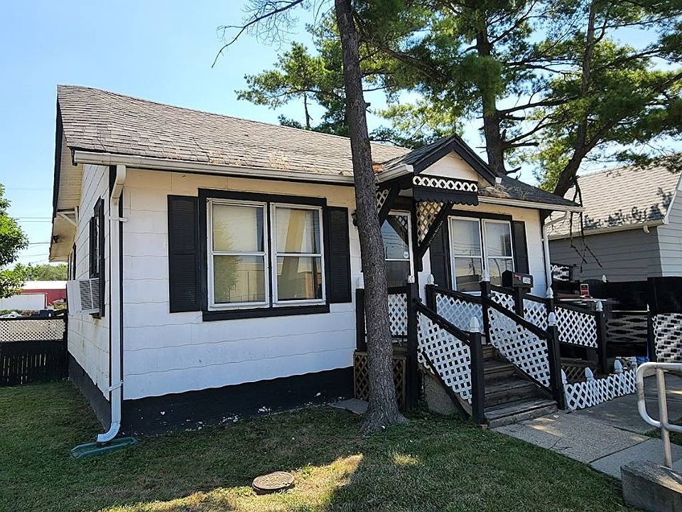 1st image of 3445 N Arlington Ave #464