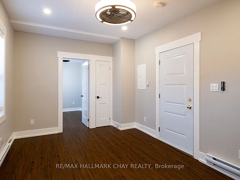 14 Queen St #2 — Photo 16