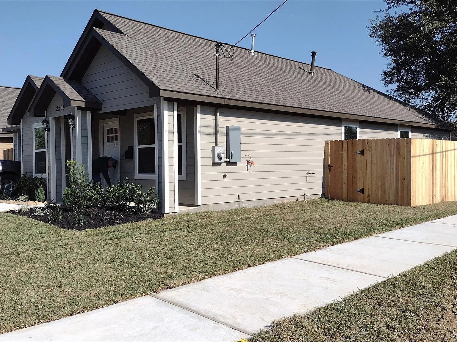 4 bed, 2.0 bath, 1252 sqft, $1,950 — Photo 2
