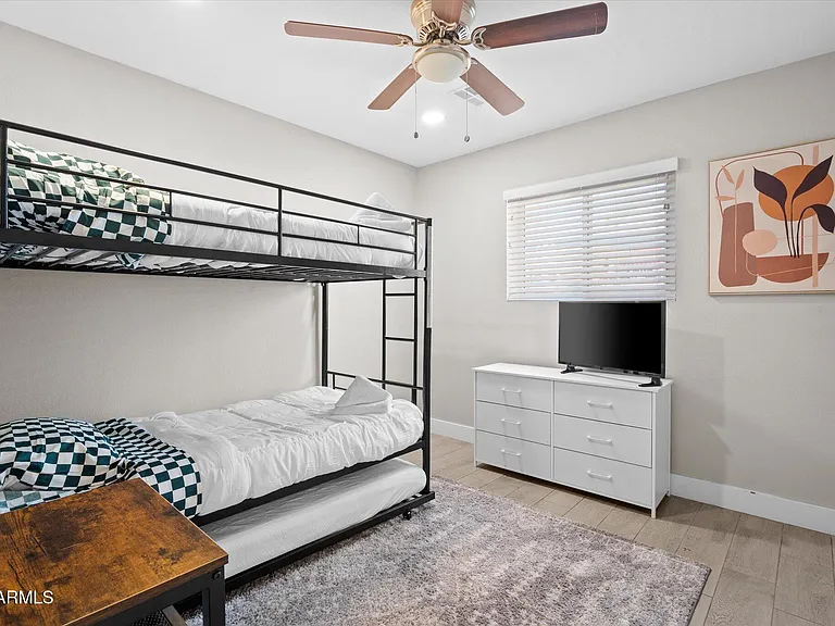 1211 W Palomino Dr — Photo 17