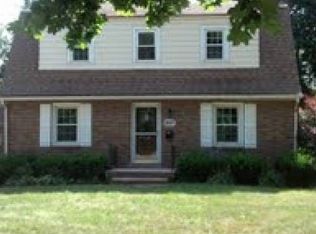 937 43rd St, Des Moines, IA 50312