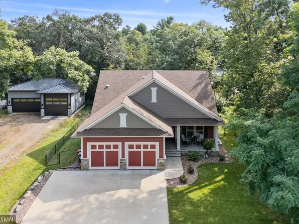 202 Galahad Pl N, Hudson, WI 54016