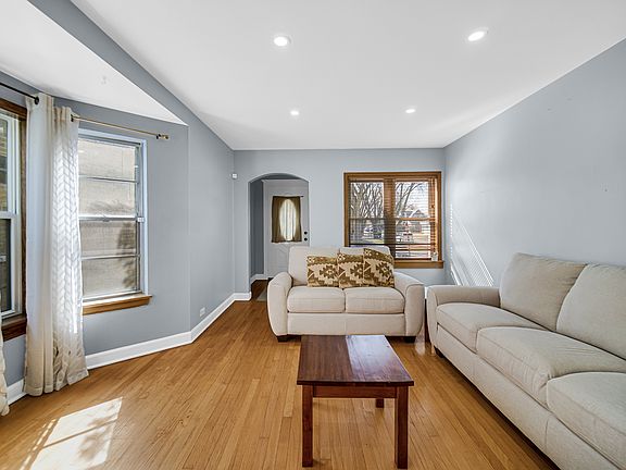 5th image of 6056 W Fletcher St