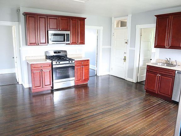 2nd image of 301 East St #2