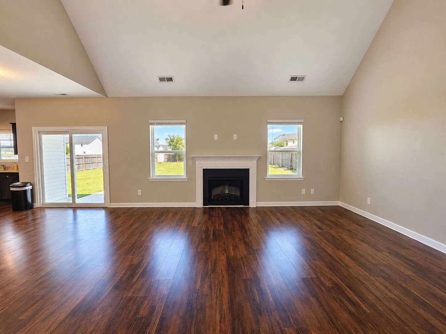 3 bed, 2.5 bath, $1,895 — Photo 3