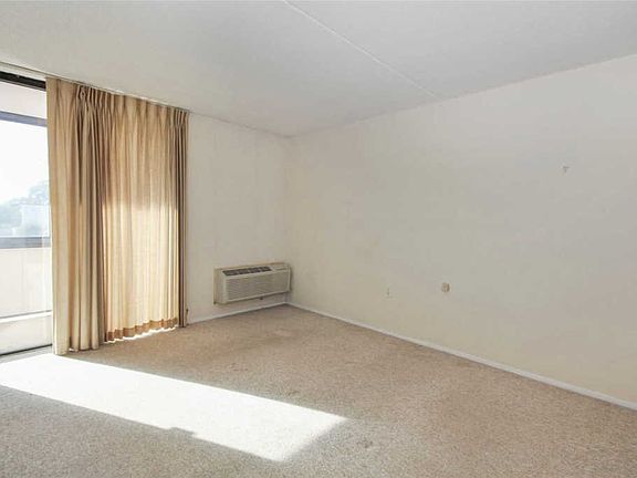 3rd image of 800 Willis Ave
