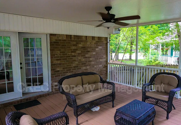 114 Queensbury Cir — Photo 35