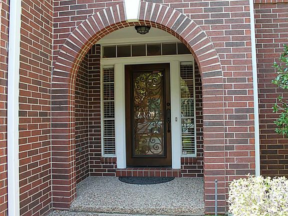 4th image of 1714 Windsor Park Dr