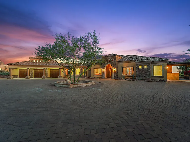 6761 E Grand View Ln — Photo 4