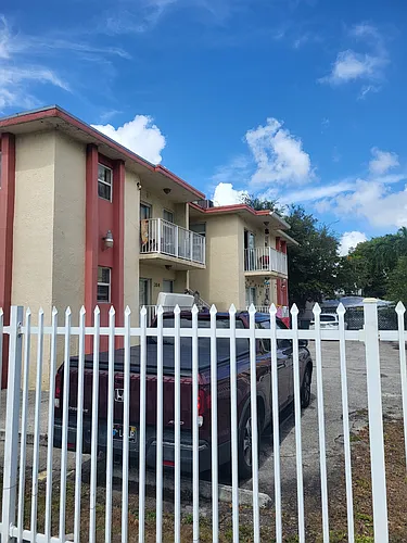 204 NW 10th Ave #1 Photo 1