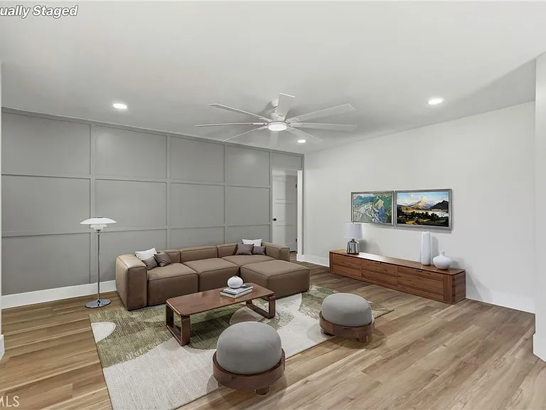 2715 Cedar St — Photo 13