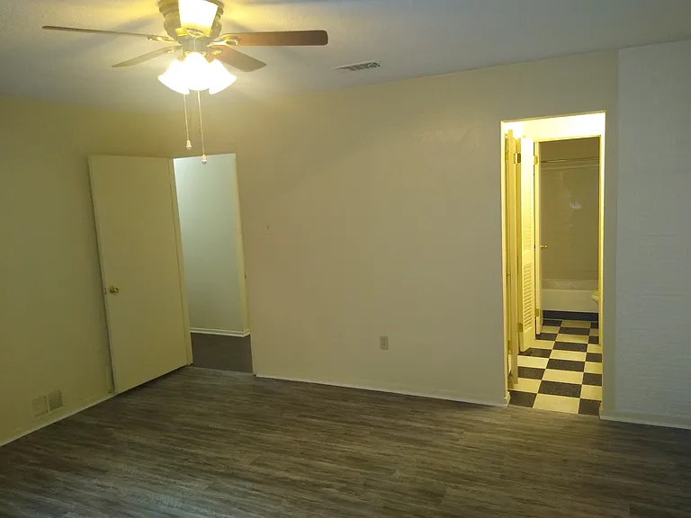 4127 Altamesa Blvd — Photo 25
