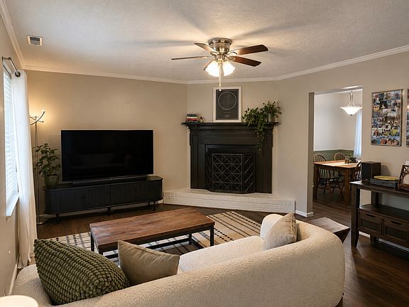 2nd image of 1218 Gunbarrel Rd