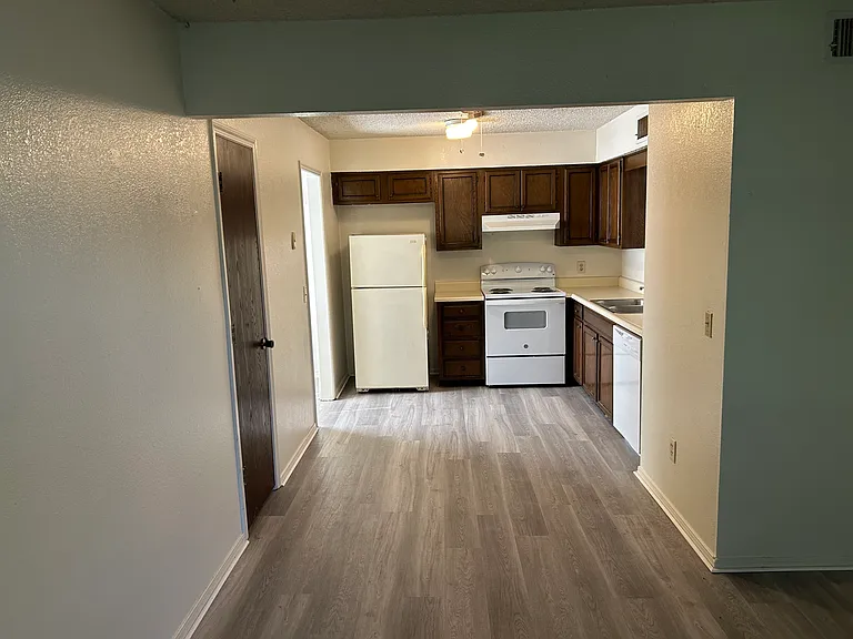 409 N Franklin Ave #A — Photo 6
