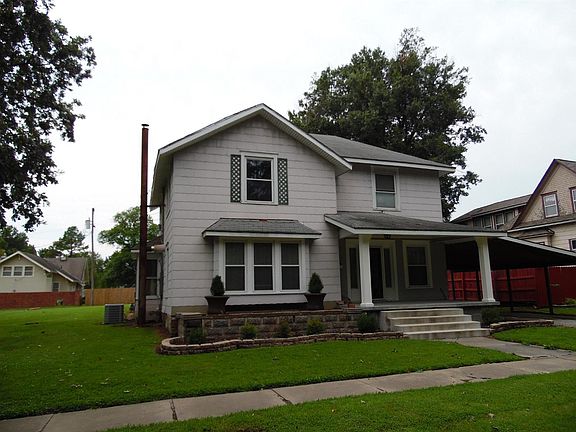 3rd image of 315 N Kansas Ave