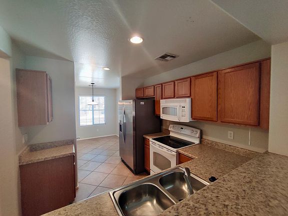 2nd image of 1507 E Poncho Ln