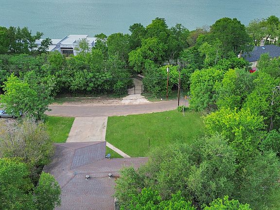 3rd image of 5401 E Lakeshore Dr