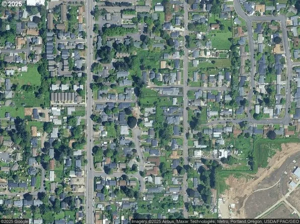 834 SE 149th Pl, Portland, OR 97233